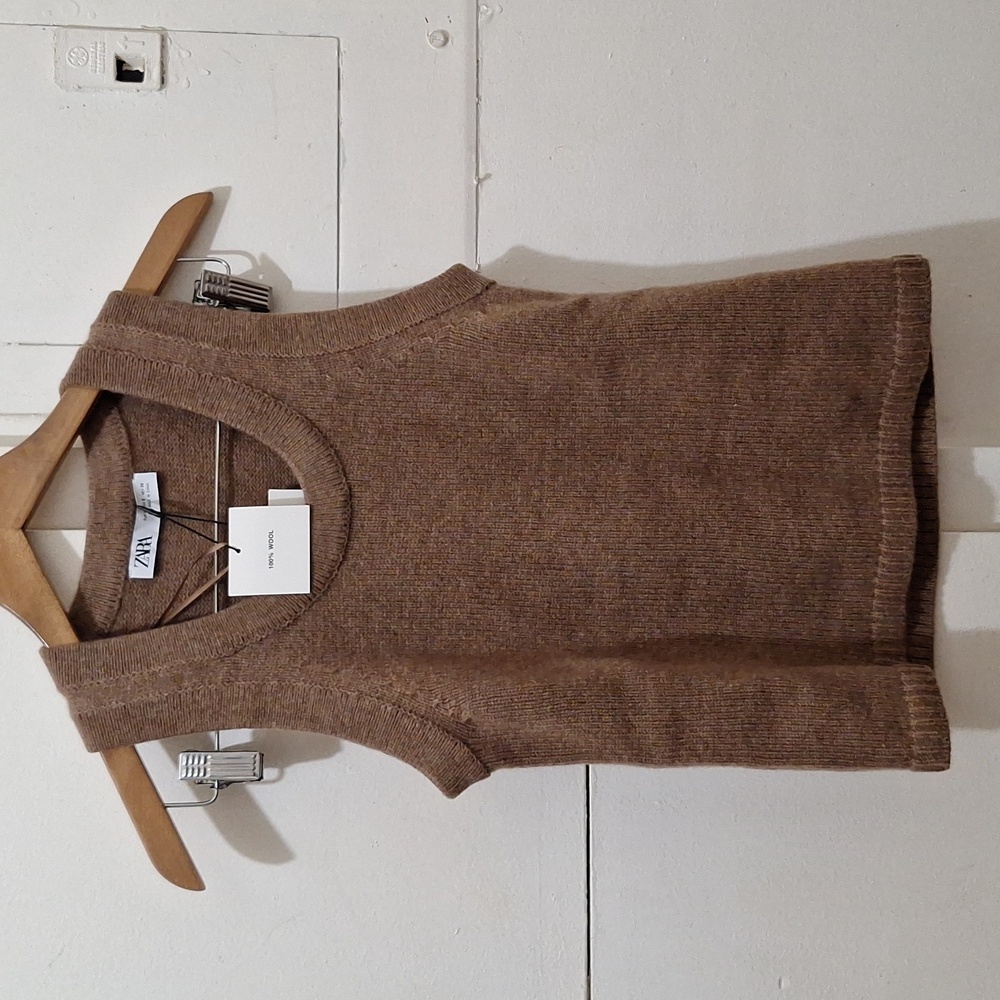 NWT BROWN CAMEL SLEEVELESS 100% WOOL VEST TOP